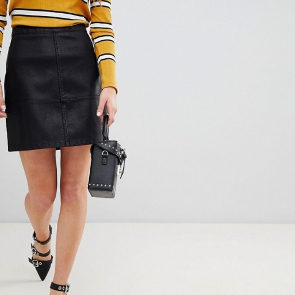 🚫SOLD🚫 NWT genuine leather black mini skirt - Picture 1 of 5